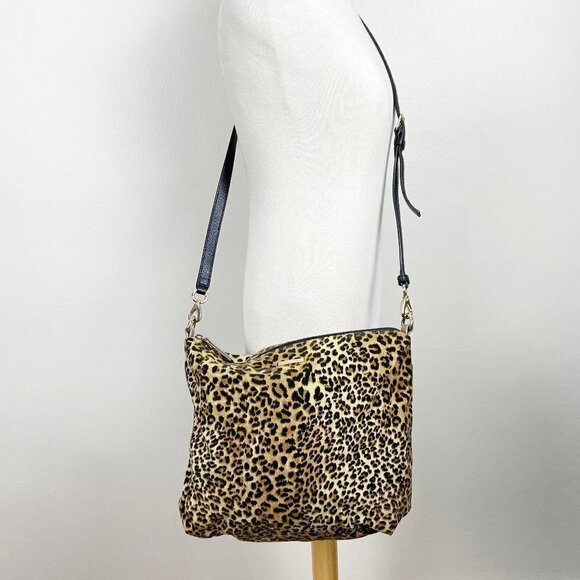 2-in 1 Vegan Leather Champagne Gray Tote & Animal Print Crossbody Bag - Picture 5 of 10